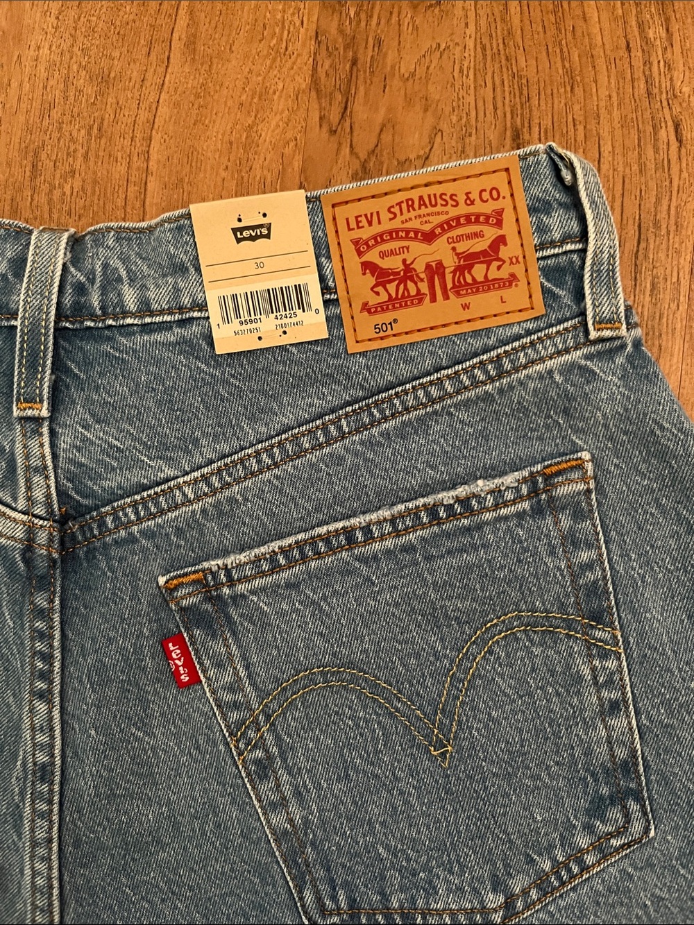 NWT Levi’s 501 Original Denim Shorts Stretch - Picture 8 of 10